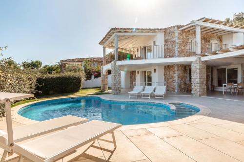 Quartiere XXIV Don Bosco Villa | Villa Melograno con piscina e giardino privato a soli 500 mt dal mare