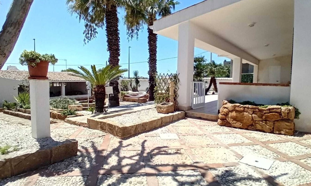 Castelvetrano Villa | Villa near the sea for group of friends or large family
