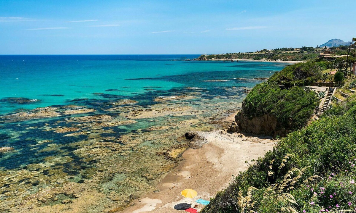 Cefalu Villa | Villa Nettuno - Holiday Rental by the sea in Cefalù, Sicily