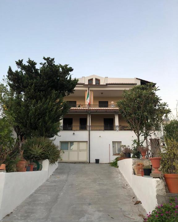 Augusta House | Villa Rosa granatello