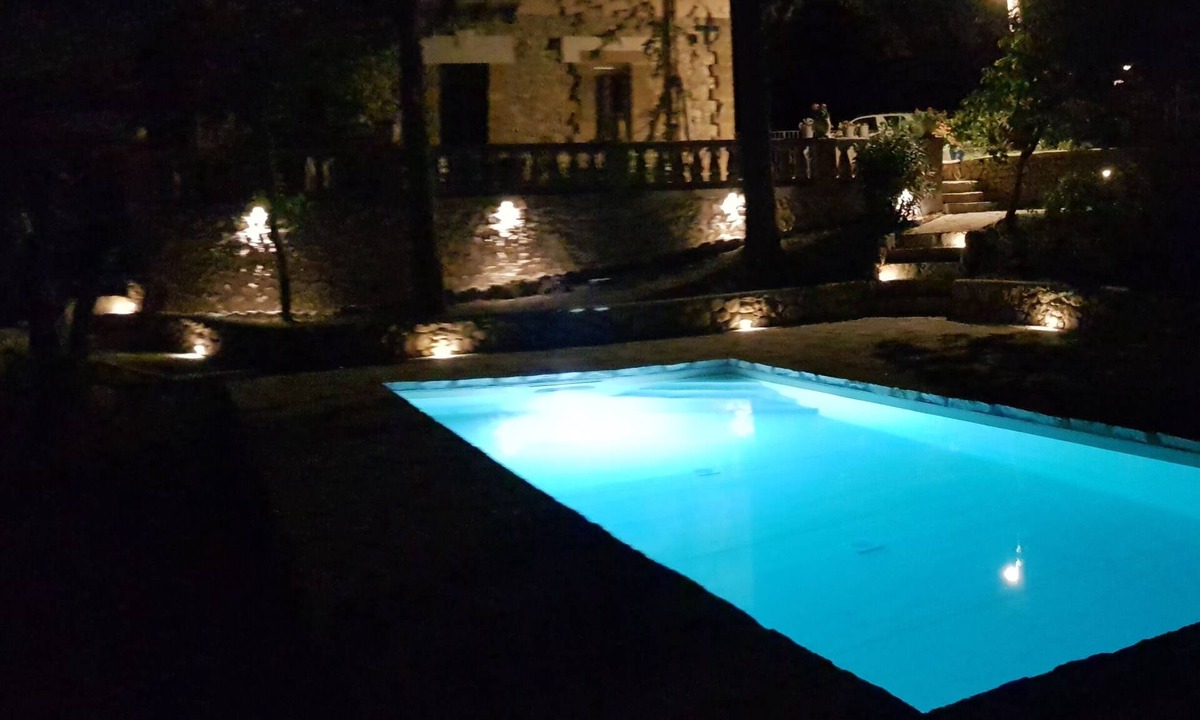 Salemi Villa | Villa Rubino located in the hills