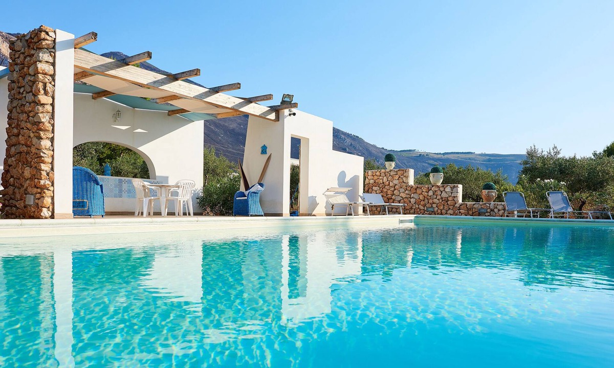 Castellammare del Golfo Villa | VILLA STERLIZIE - PRIVATE POOL OF 50 SQM - PARK, AIR CONDITIONING AND WIFI