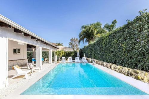 Carrozziere Villa | Villa Sacramento by Villa Plus