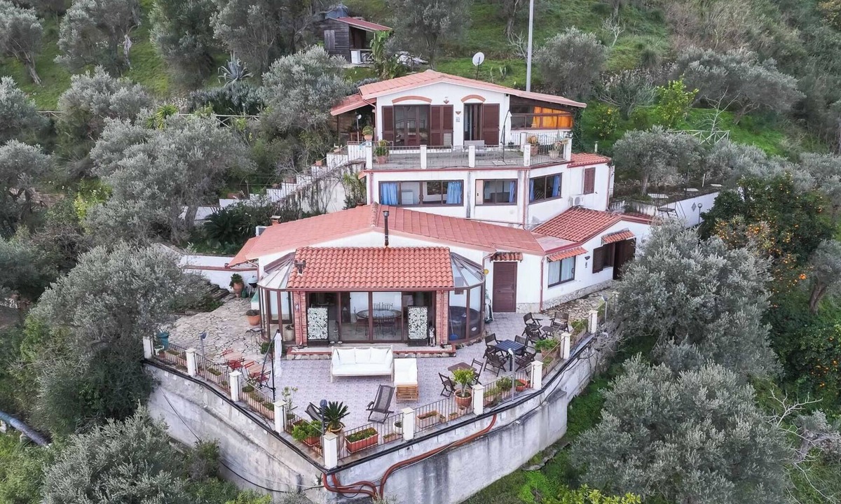 Reitano Villa | Villa Sicilia sleeps 14