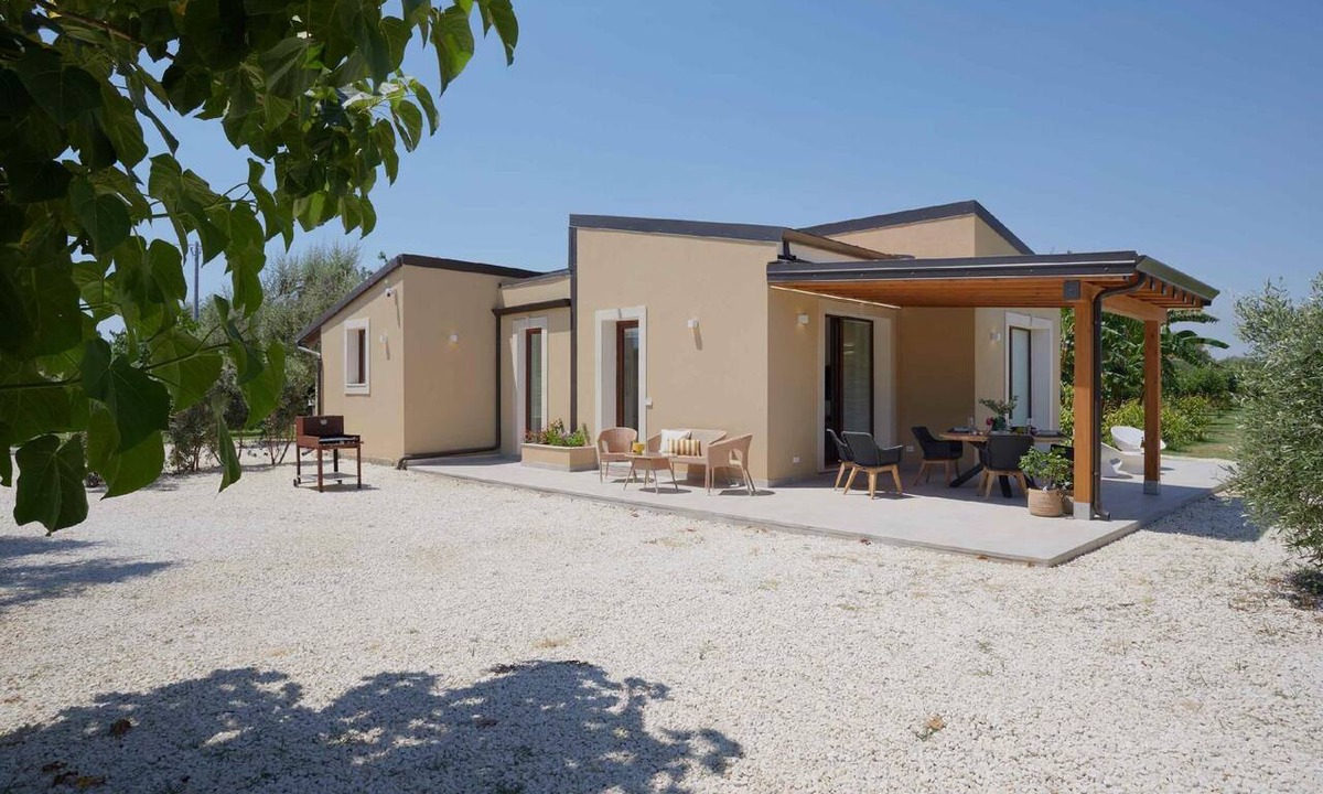 Noto Marina Villa | Villa Sugarcane 4-6 - Two Bedroom Villa, Sleeps 6