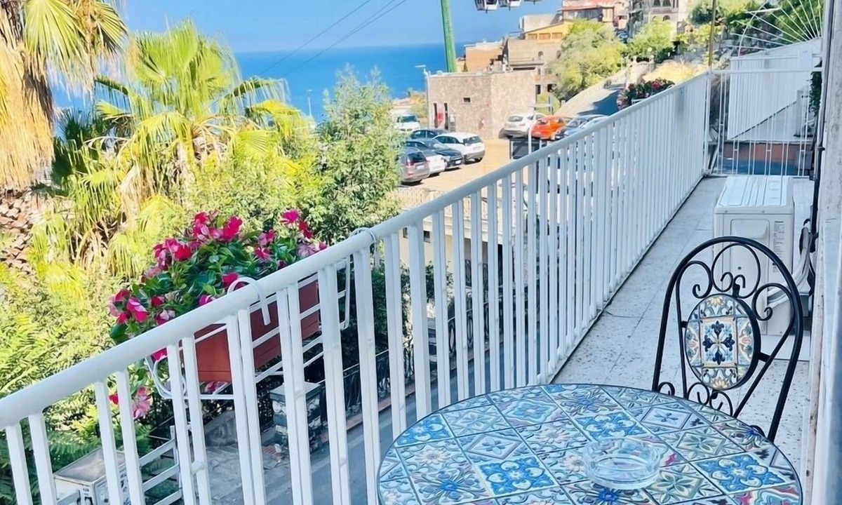 Taormina City Centre Apartment | Villa Sunday