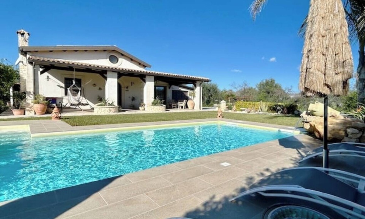 Noto Marina Villa | 🏡 Villa Suq: Sicilian Charm with Private Pool, Wi-Fi and Parking