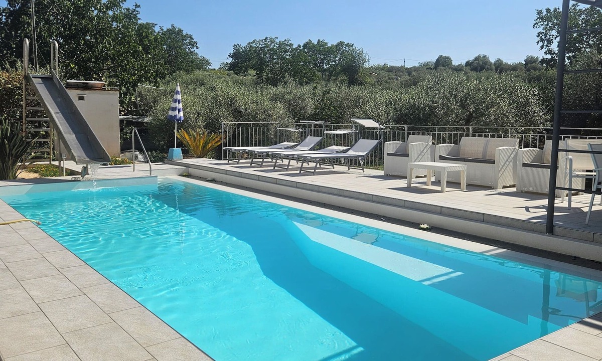 Cassaro Villa | Villa surrounded by greenery with private pool