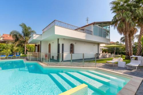 Mascali Villa | Villa Thalina