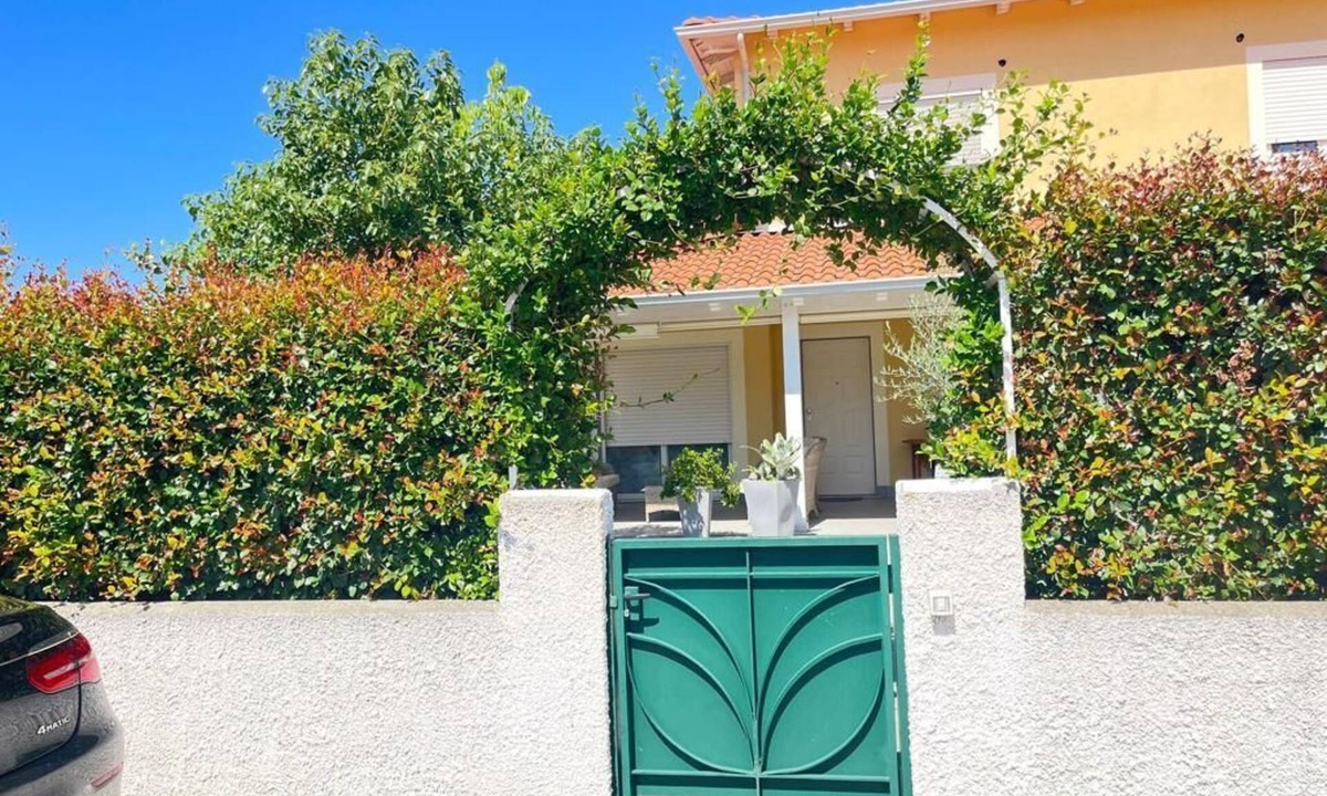 Pizzo House | Villa Tiziana, a stone's throw from the sea, in the green trees, ideal for families