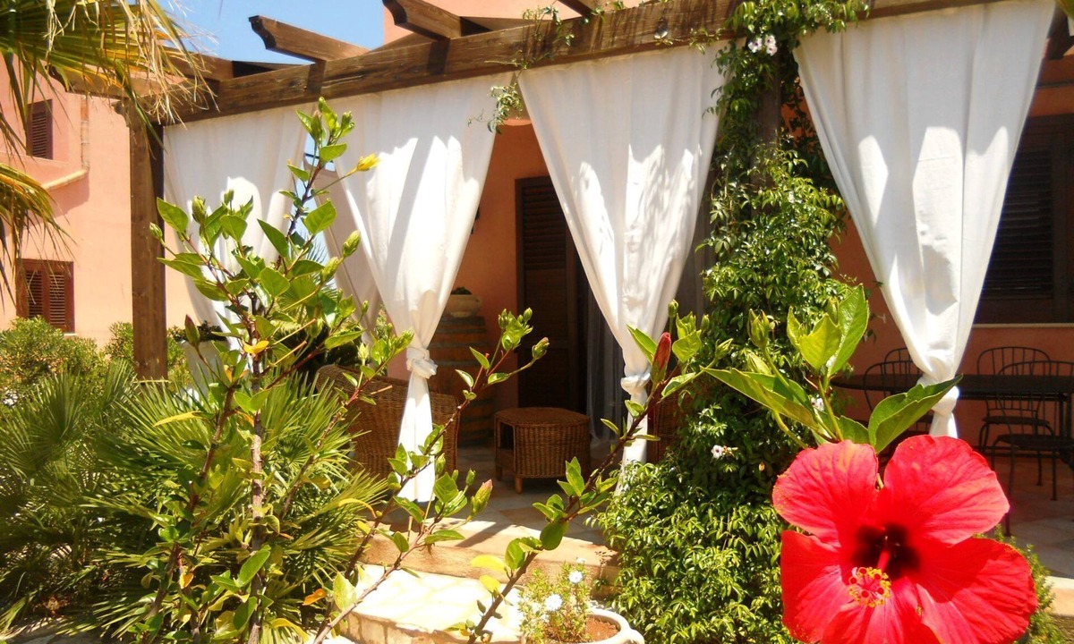 San Vito Lo Capo Villa | VILLA TREROSE central and close to the beach with 2 free parking spots and wi-fi