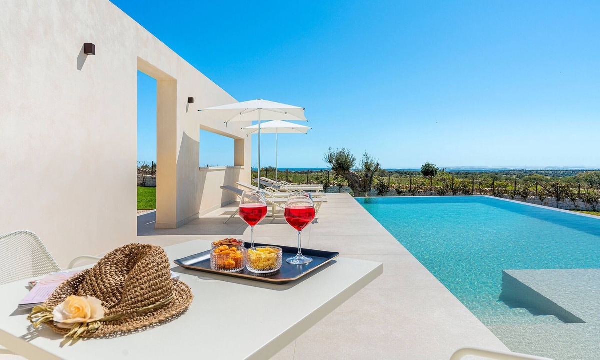 Rosolini Villa | Villa with pool in Rosolini, near Noto, Sicily