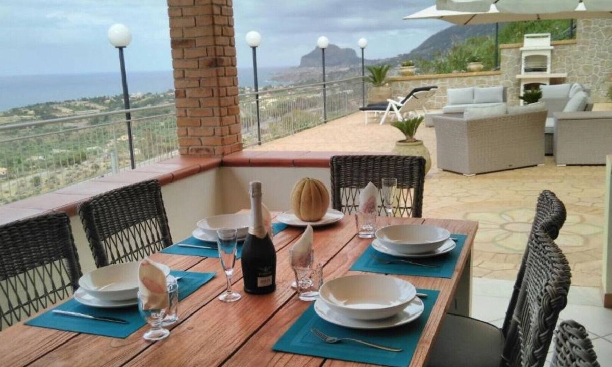 Cefalu Villa | Villa with sea view for 8 people for exclusive use