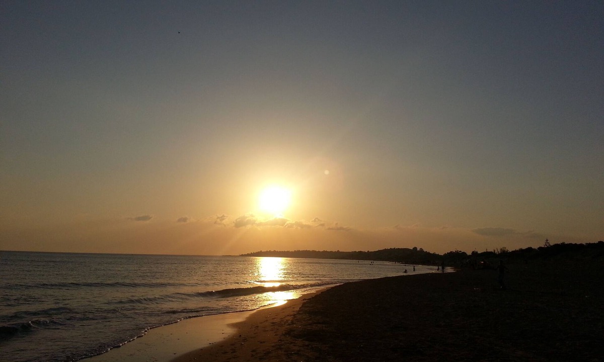 Menfi Villa | Villa with swimming pool and lawn
