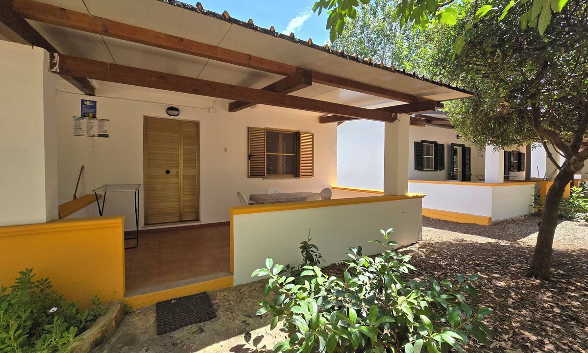 Isola di Capo Rizzuto RV Rental | Village Camping Fico d'India