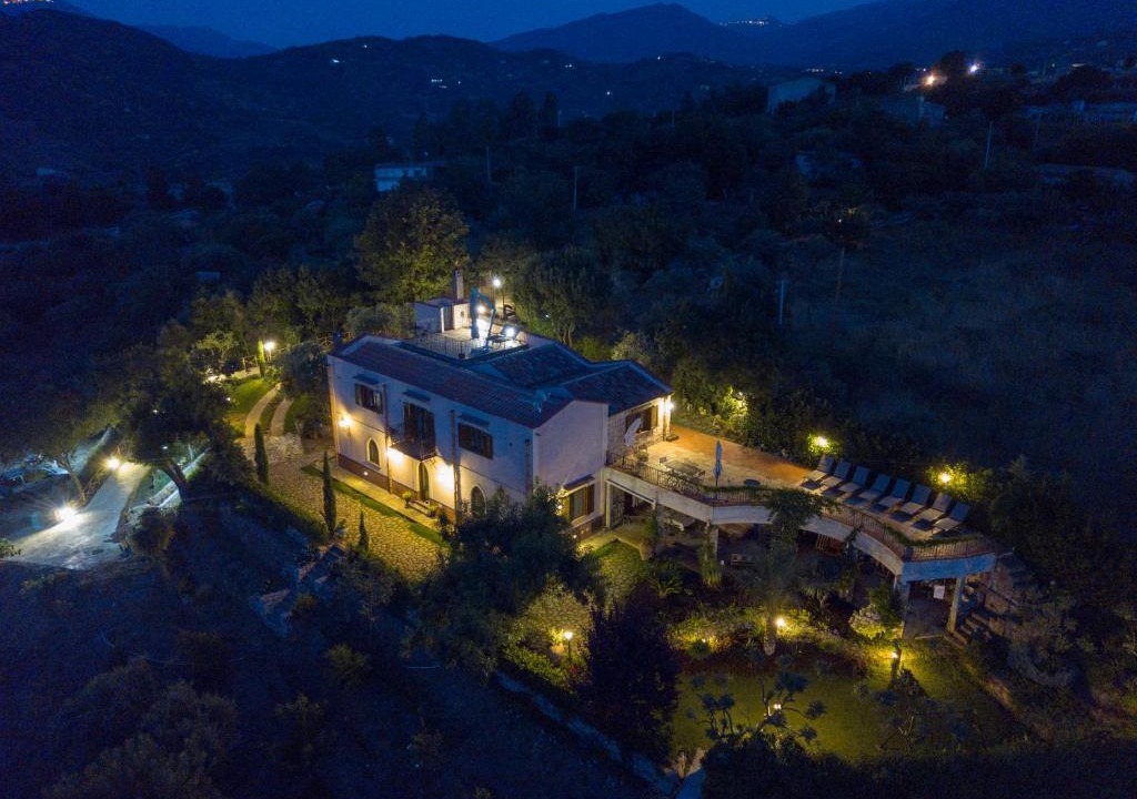 Castelbuono House | Villarose