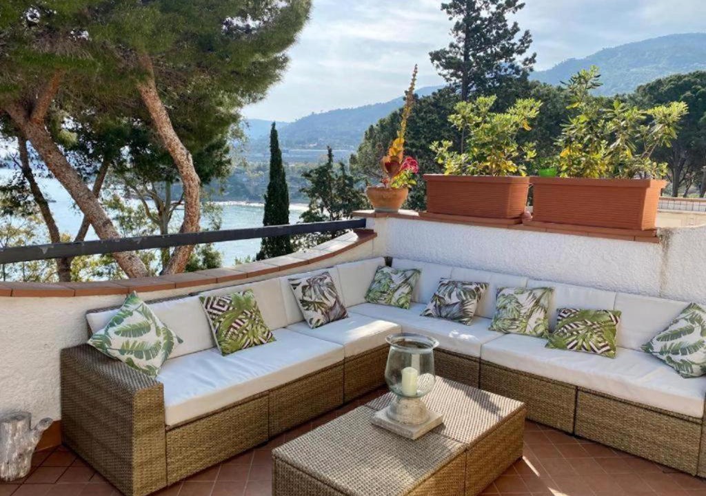 Mazzaforno House | Virgin
