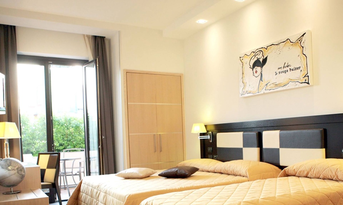 Pompei Hotel | Visagi
