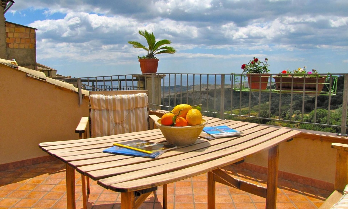 Badolato Apartment | Wohnung Haus Aphrodite by Interhome