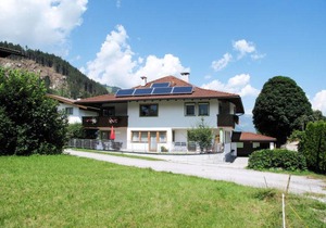 127 m² Apartment ∙ 4 bedrooms ∙ 10 guests in Aschau im Zillertal