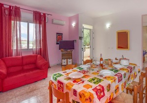2 bedroom accommodation in Vittoria