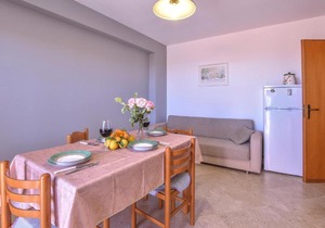 2 Bedroom Nice Apartment In Trappeto