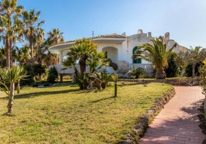 250 m² Villa ∙ 2 bedrooms ∙ 4 guests