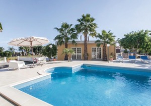 3 bedroom accommodation in Giarre CT