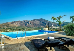 300 m² Villa ∙ 5 bedrooms ∙ 10 guests