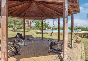 4 bedroom accommodation in Vittoria
