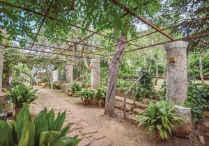4 bedroom lovely home in Acquedolci