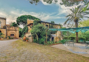 4 bedroom lovely home in Acquedolci