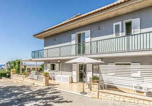 5 Bedroom Awesome Home In Scicli