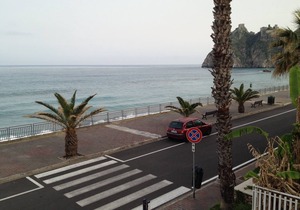 A new and welcoming seaside house near Taormina