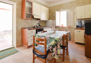 An authentic cottage near the beach and near a bike rental, ideal for a family also welcome with pet
