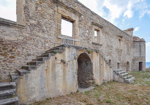 Apartment on the 4th floor with panoramic sea view to the Lipari Islands.