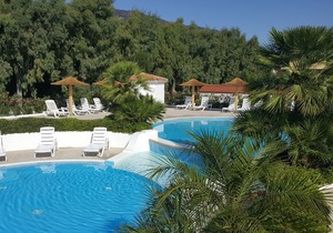 Beautiful one bedroom villa directly on the sea, pool, culture and relax ....