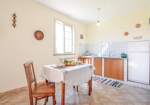 Cozy apartment in San Nicola L'Arena