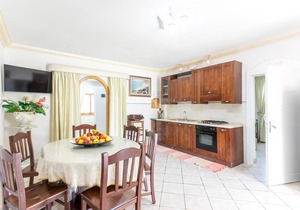 Cozy home in Noto -SR- with WiFi