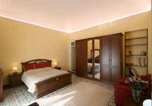 Elegant central penthouse, near Politeama Square
