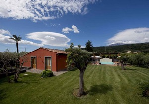 Holiday apartment with garden and outdoor swimming pool
