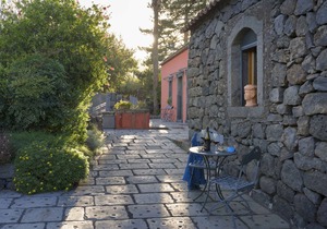 Holiday apartment with garden and outdoor swimming pool