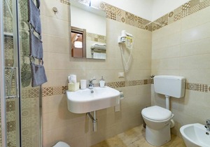 La Finestra sul Cortile - Deluxe Double Room with Balcony