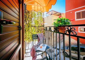 La Finestra sul Cortile - Deluxe Double Room with Balcony
