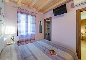 La Finestra sul Cortile - Double Room with Garden View