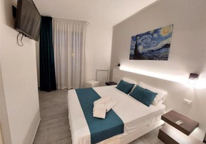 Leone Apartments