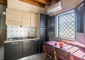 Lovely home in Grammichele with WiFi