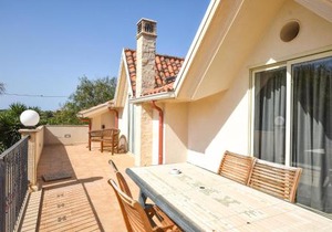 Lovely Home In Pozzallo With Kitchen