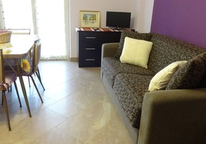 MARINA DI PATTI 50 meters from the seafront, private covered parking, central