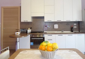 MARINA DI PATTI 50 meters from the seafront, private covered parking, central